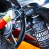 Maniac Leather Cleaner Action 3