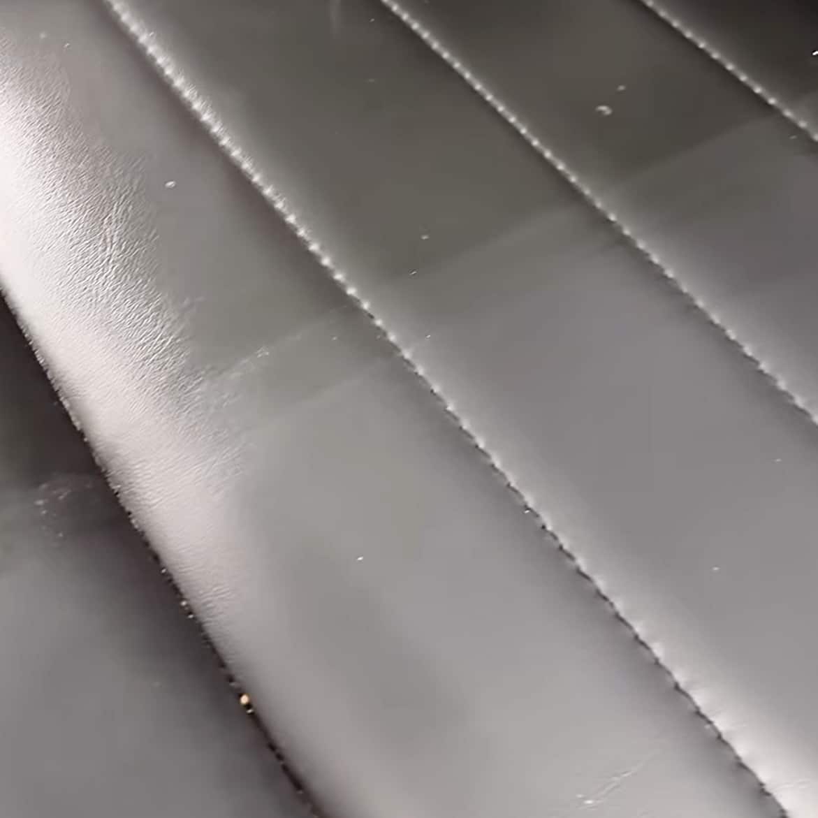 Maniac Line Leather Cleaner Action 2